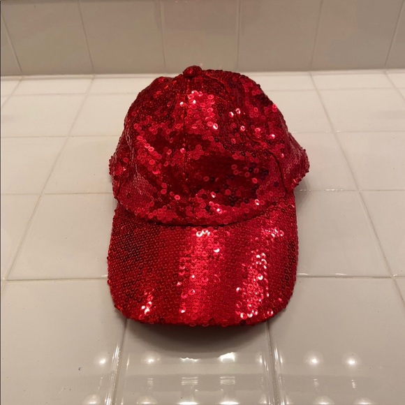 Red hat - Picture 1 of 2